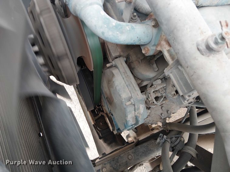 image for item DU3113 2005 International 7300 bucket truck