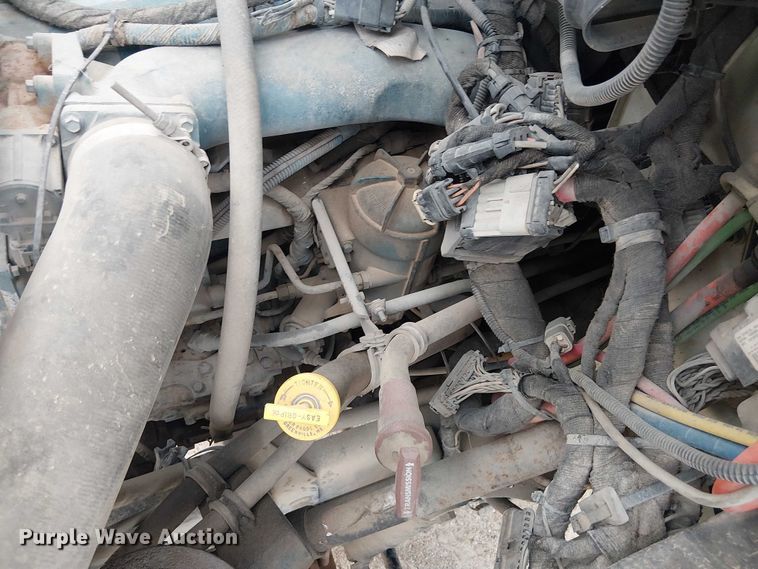 image for item DU3113 2005 International 7300 bucket truck