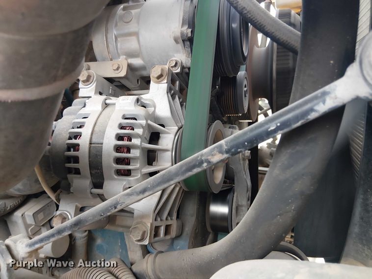 image for item DU3113 2005 International 7300 bucket truck