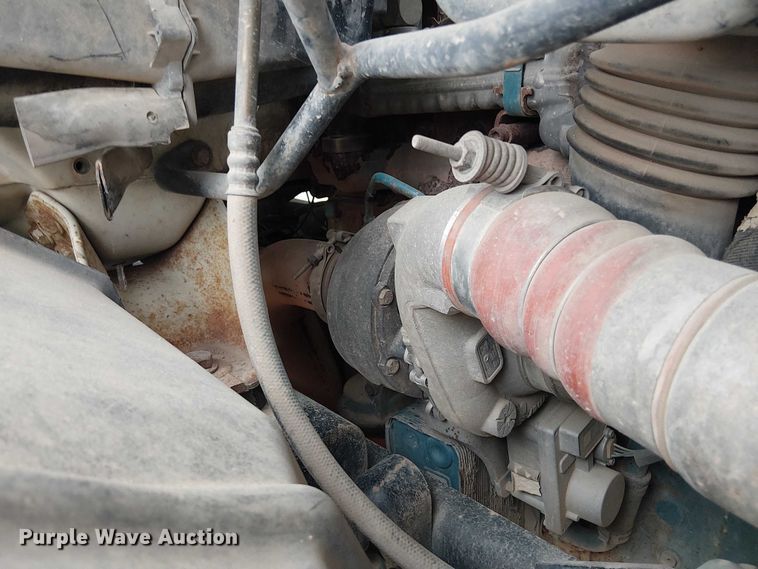 image for item DU3113 2005 International 7300 bucket truck