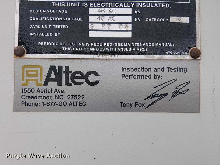 image for item DU3113 2005 International 7300 bucket truck