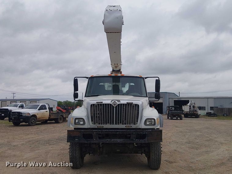 image for item DU3114 2007 International 7300 bucket truck