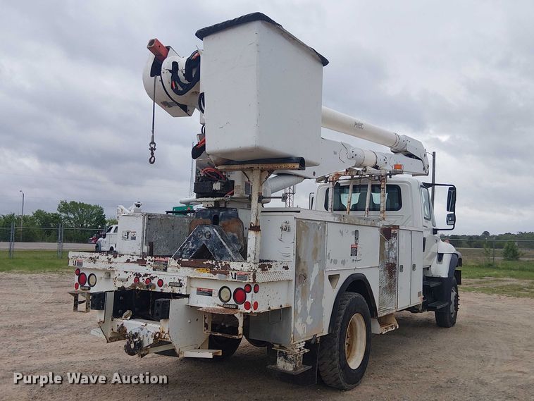 image for item DU3114 2007 International 7300 bucket truck