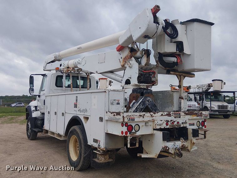 image for item DU3114 2007 International 7300 bucket truck
