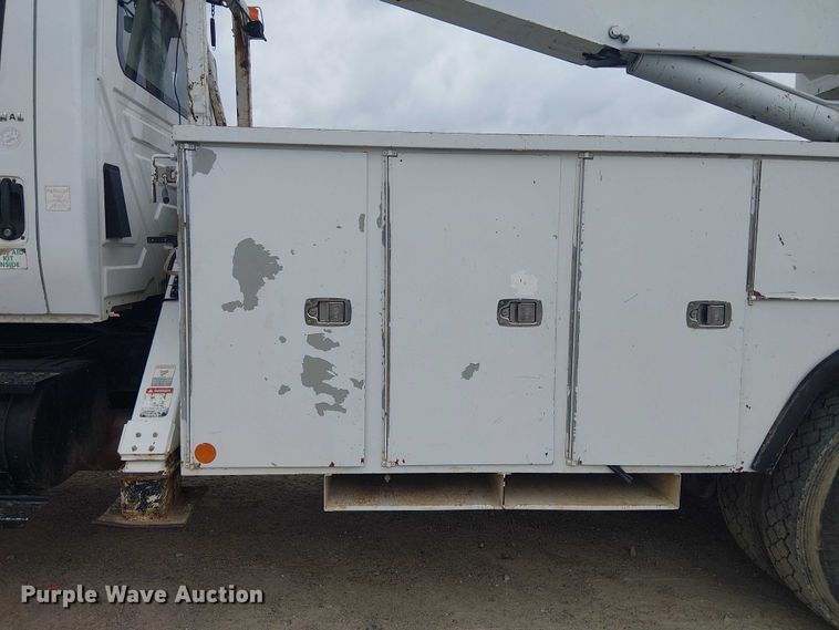 image for item DU3114 2007 International 7300 bucket truck