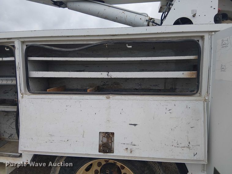 image for item DU3114 2007 International 7300 bucket truck