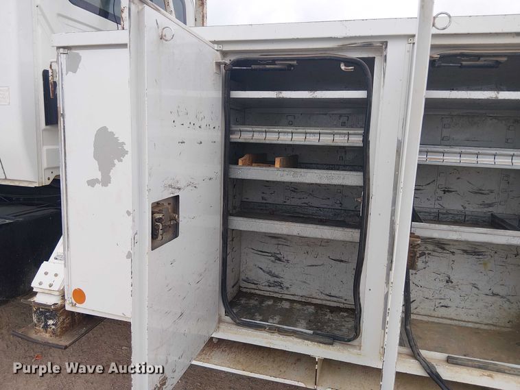 image for item DU3114 2007 International 7300 bucket truck