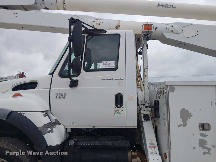 image for item DU3114 2007 International 7300 bucket truck