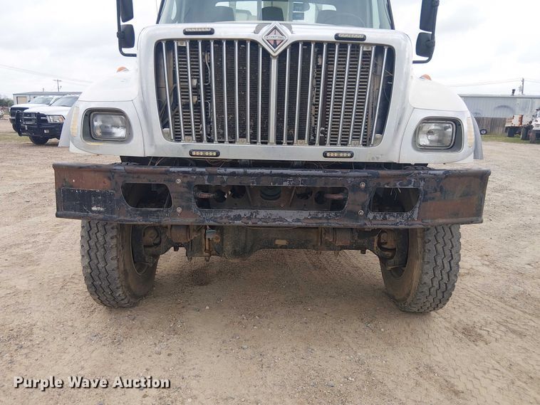 image for item DU3114 2007 International 7300 bucket truck