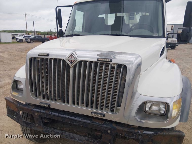 image for item DU3114 2007 International 7300 bucket truck