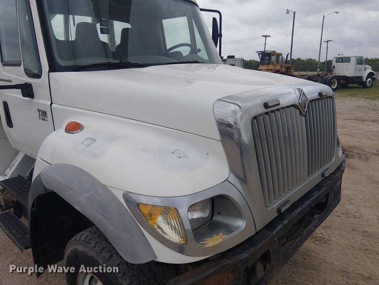 image for item DU3114 2007 International 7300 bucket truck