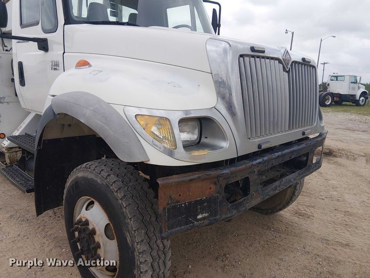 image for item DU3114 2007 International 7300 bucket truck