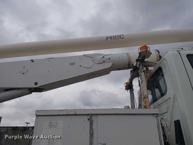 image for item DU3114 2007 International 7300 bucket truck