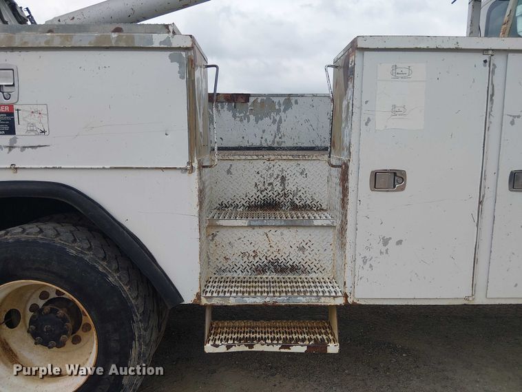 image for item DU3114 2007 International 7300 bucket truck