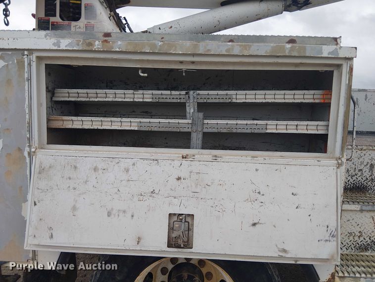 image for item DU3114 2007 International 7300 bucket truck