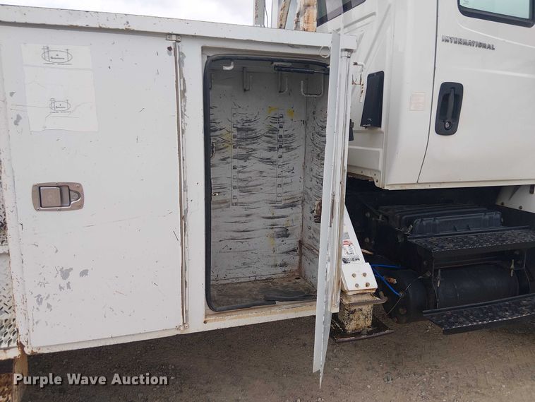 image for item DU3114 2007 International 7300 bucket truck