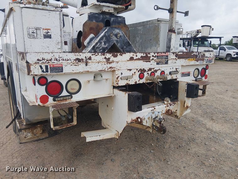 image for item DU3114 2007 International 7300 bucket truck