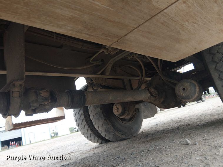 image for item DU3114 2007 International 7300 bucket truck