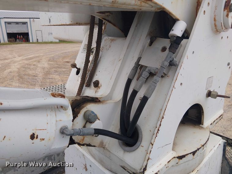 image for item DU3114 2007 International 7300 bucket truck