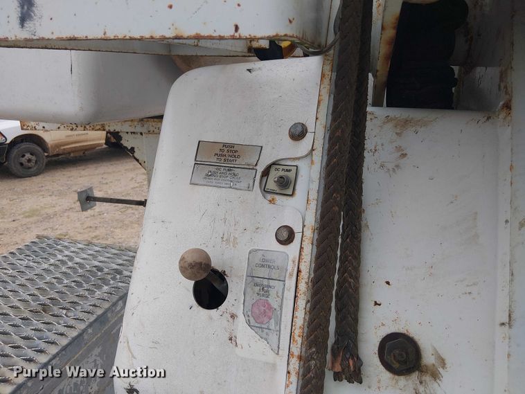 image for item DU3114 2007 International 7300 bucket truck