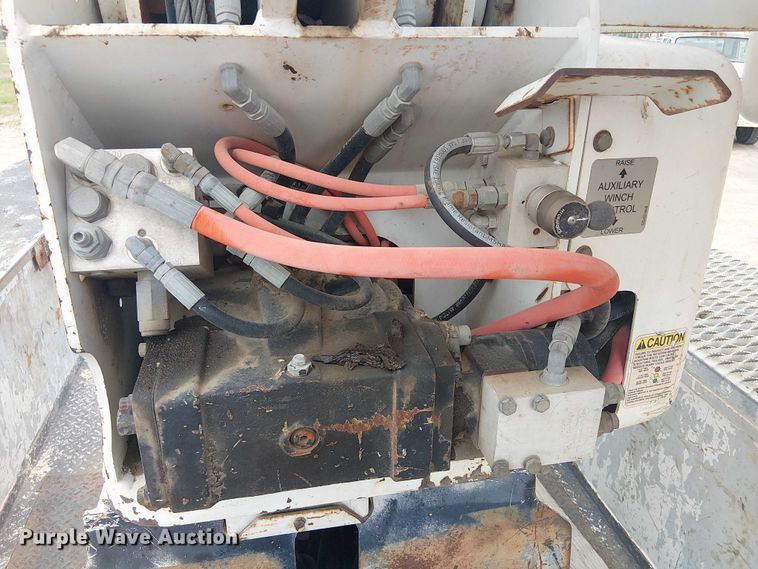 image for item DU3114 2007 International 7300 bucket truck