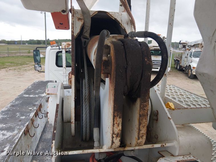 image for item DU3114 2007 International 7300 bucket truck