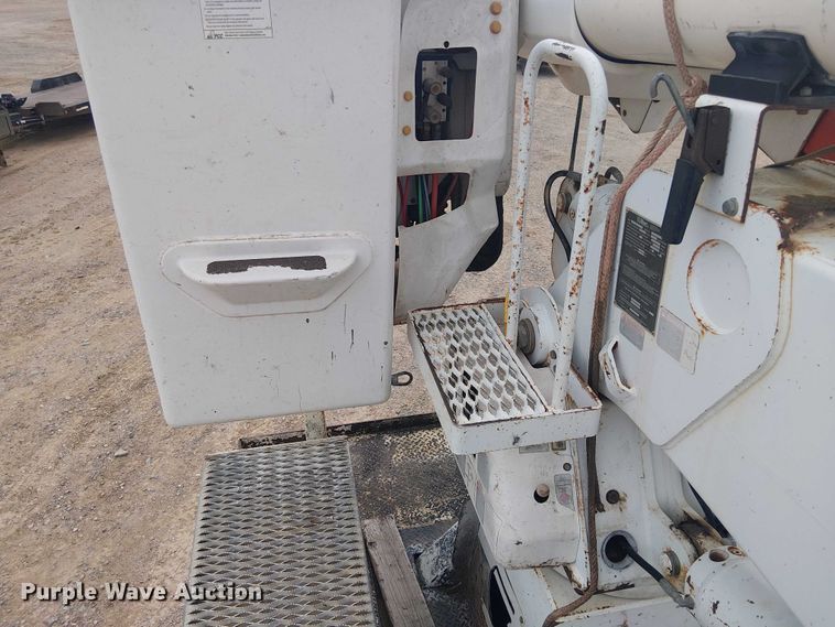 image for item DU3114 2007 International 7300 bucket truck