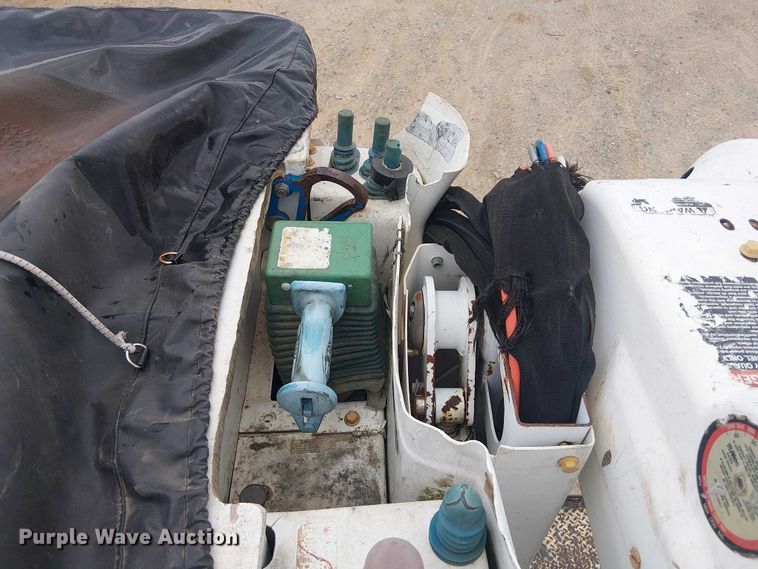 image for item DU3114 2007 International 7300 bucket truck