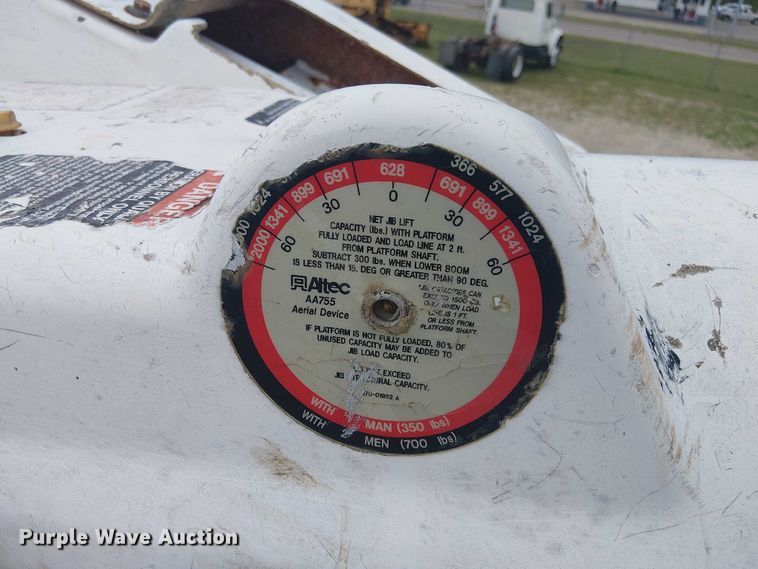 image for item DU3114 2007 International 7300 bucket truck