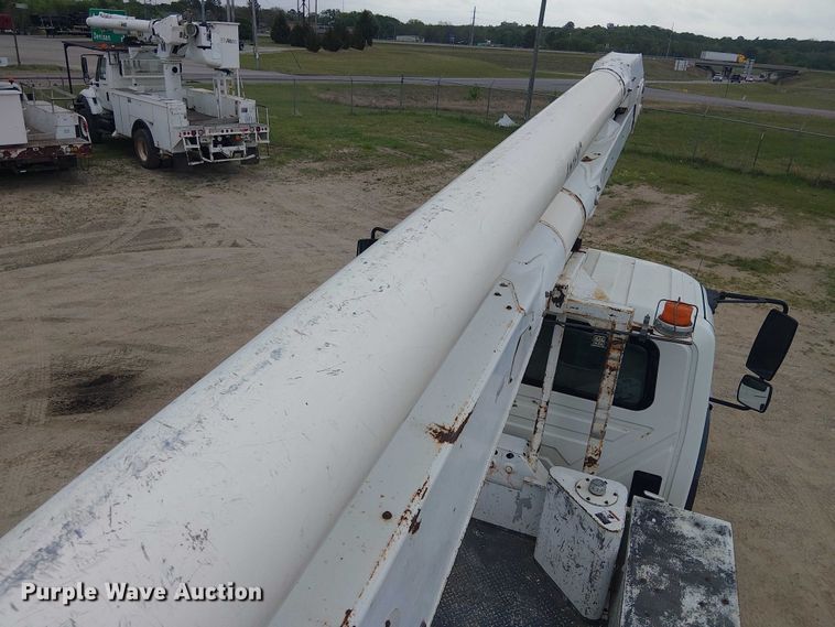 image for item DU3114 2007 International 7300 bucket truck