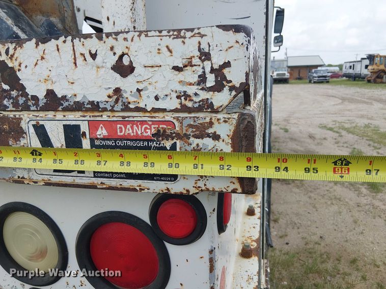 image for item DU3114 2007 International 7300 bucket truck