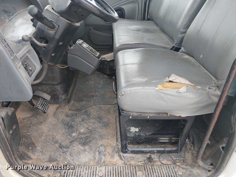 image for item DU3114 2007 International 7300 bucket truck