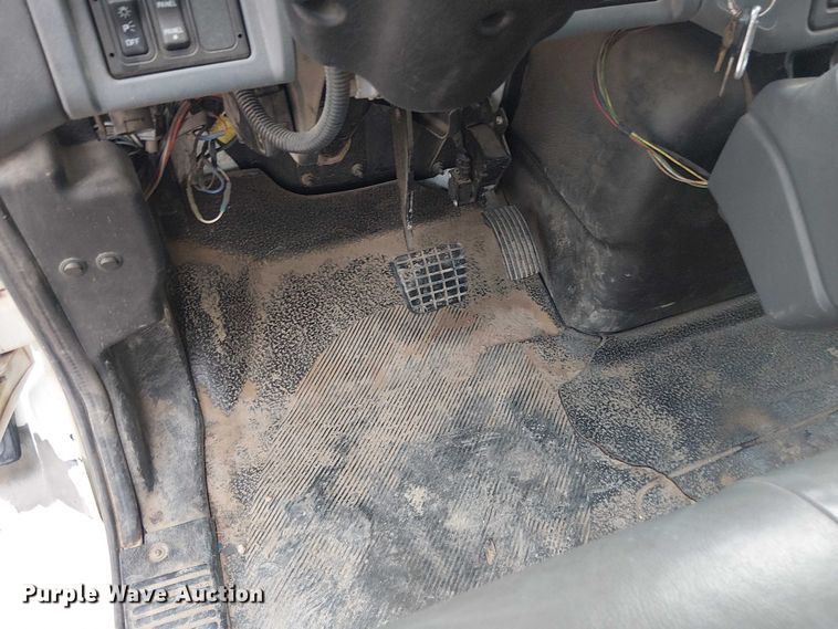 image for item DU3114 2007 International 7300 bucket truck