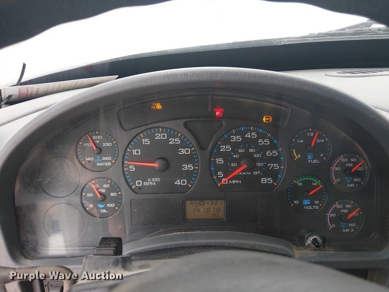 image for item DU3114 2007 International 7300 bucket truck