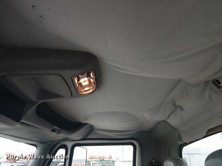 image for item DU3114 2007 International 7300 bucket truck