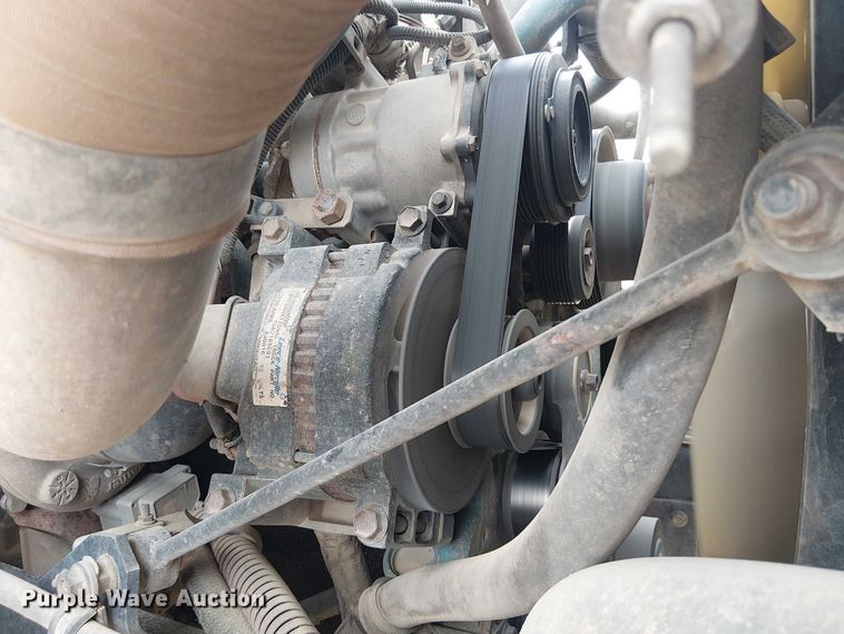 image for item DU3114 2007 International 7300 bucket truck