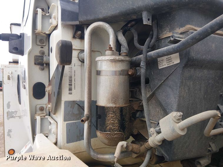 image for item DU3114 2007 International 7300 bucket truck