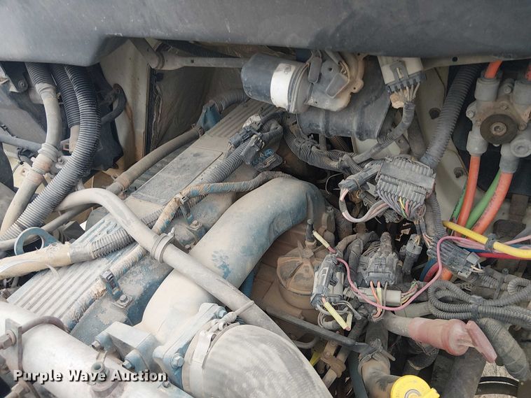 image for item DU3114 2007 International 7300 bucket truck