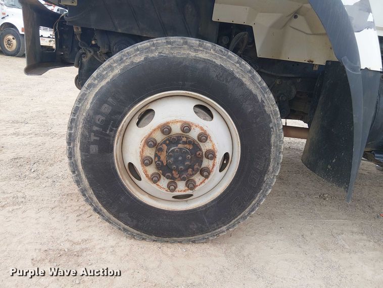 image for item DU3114 2007 International 7300 bucket truck