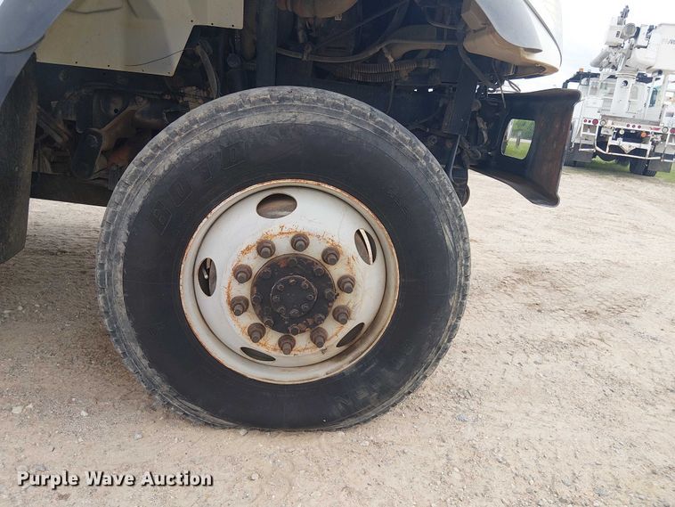 image for item DU3114 2007 International 7300 bucket truck