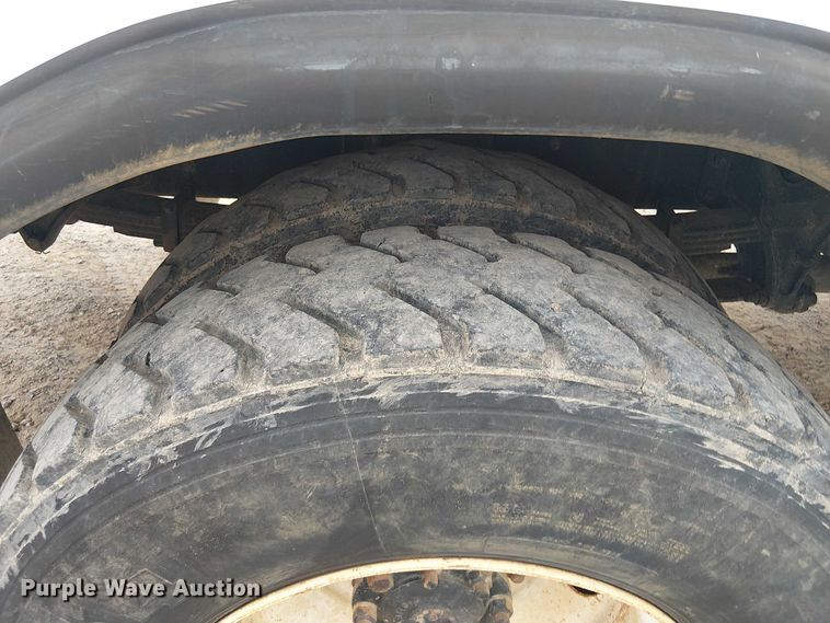 image for item DU3114 2007 International 7300 bucket truck