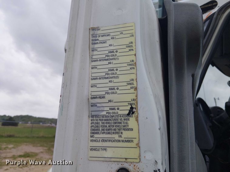 image for item DU3114 2007 International 7300 bucket truck