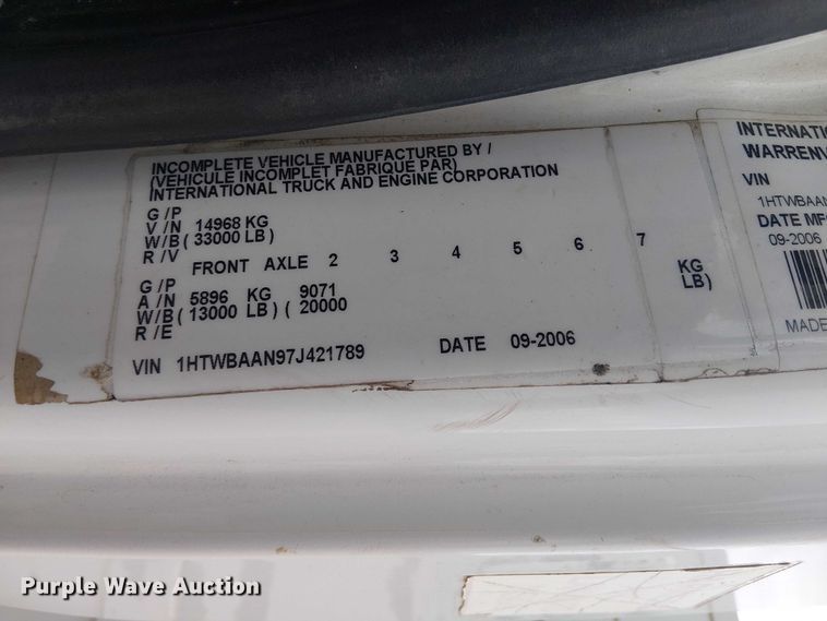 image for item DU3114 2007 International 7300 bucket truck