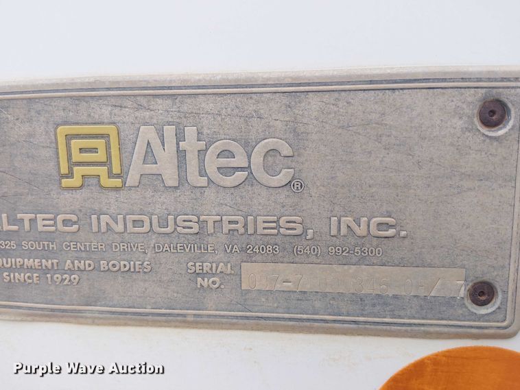 image for item DU3114 2007 International 7300 bucket truck