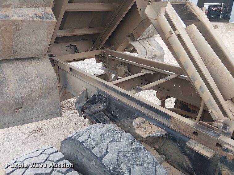 image for item DU3116 2005 GMC C7500 forestry bucket truck