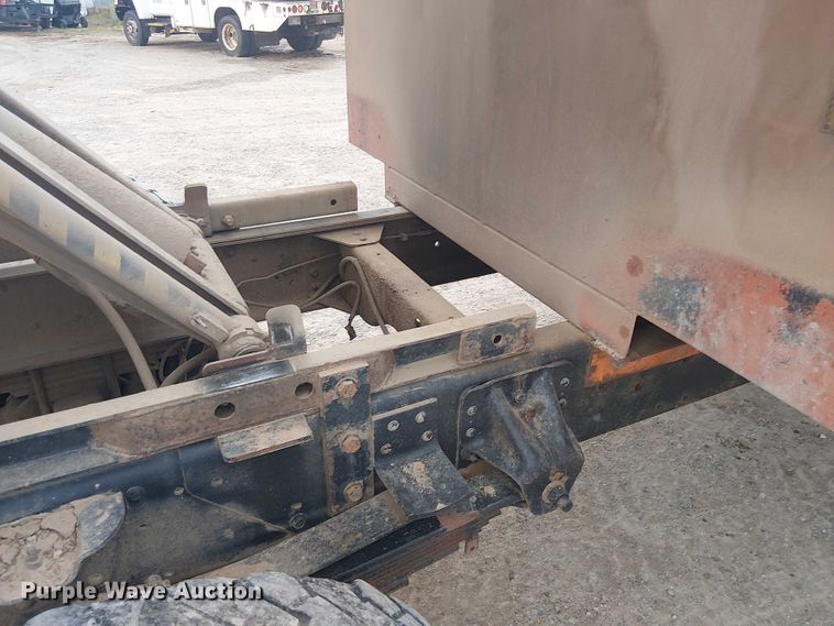 image for item DU3116 2005 GMC C7500 forestry bucket truck