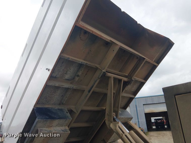 image for item DU3116 2005 GMC C7500 forestry bucket truck