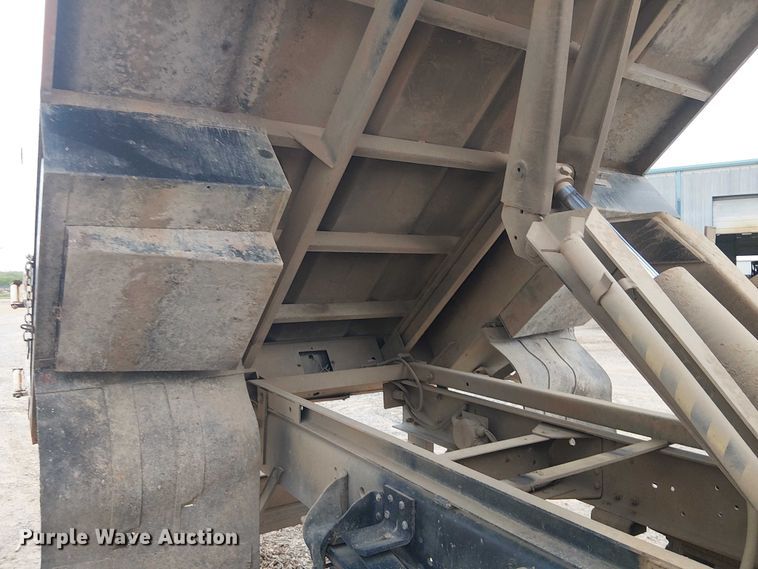 image for item DU3116 2005 GMC C7500 forestry bucket truck