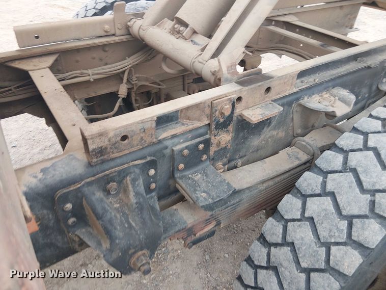 image for item DU3116 2005 GMC C7500 forestry bucket truck