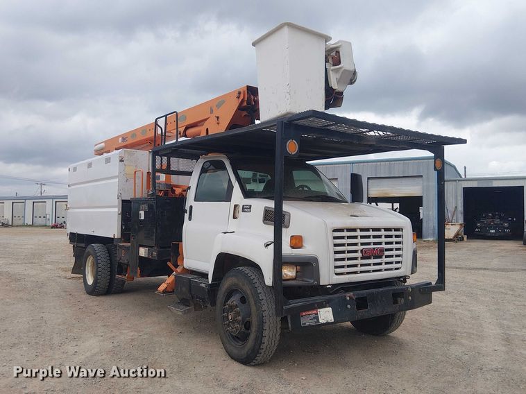 image for item DU3116 2005 GMC C7500 forestry bucket truck